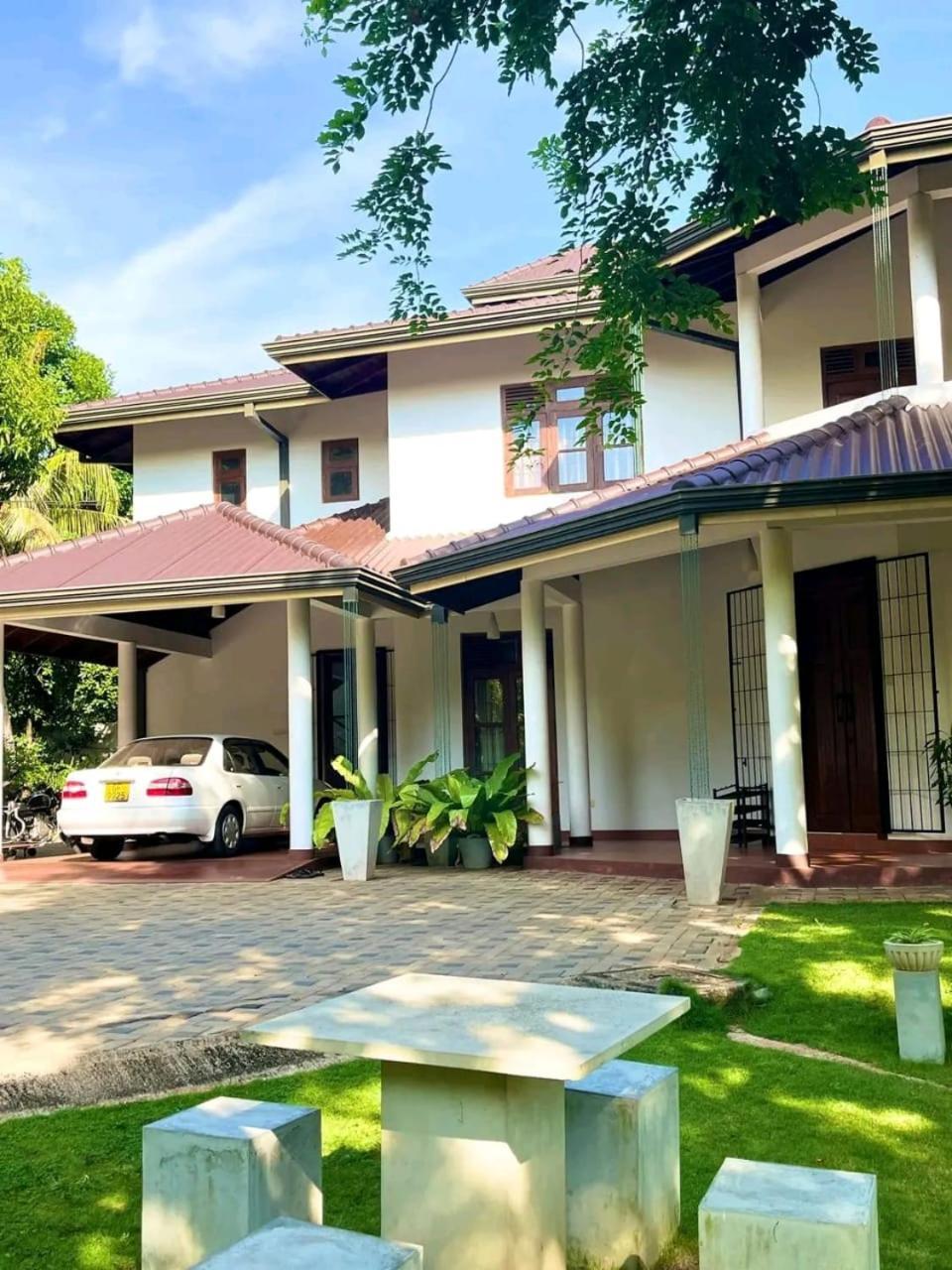 Golden Residence Anuradhapura Eksteriør billede