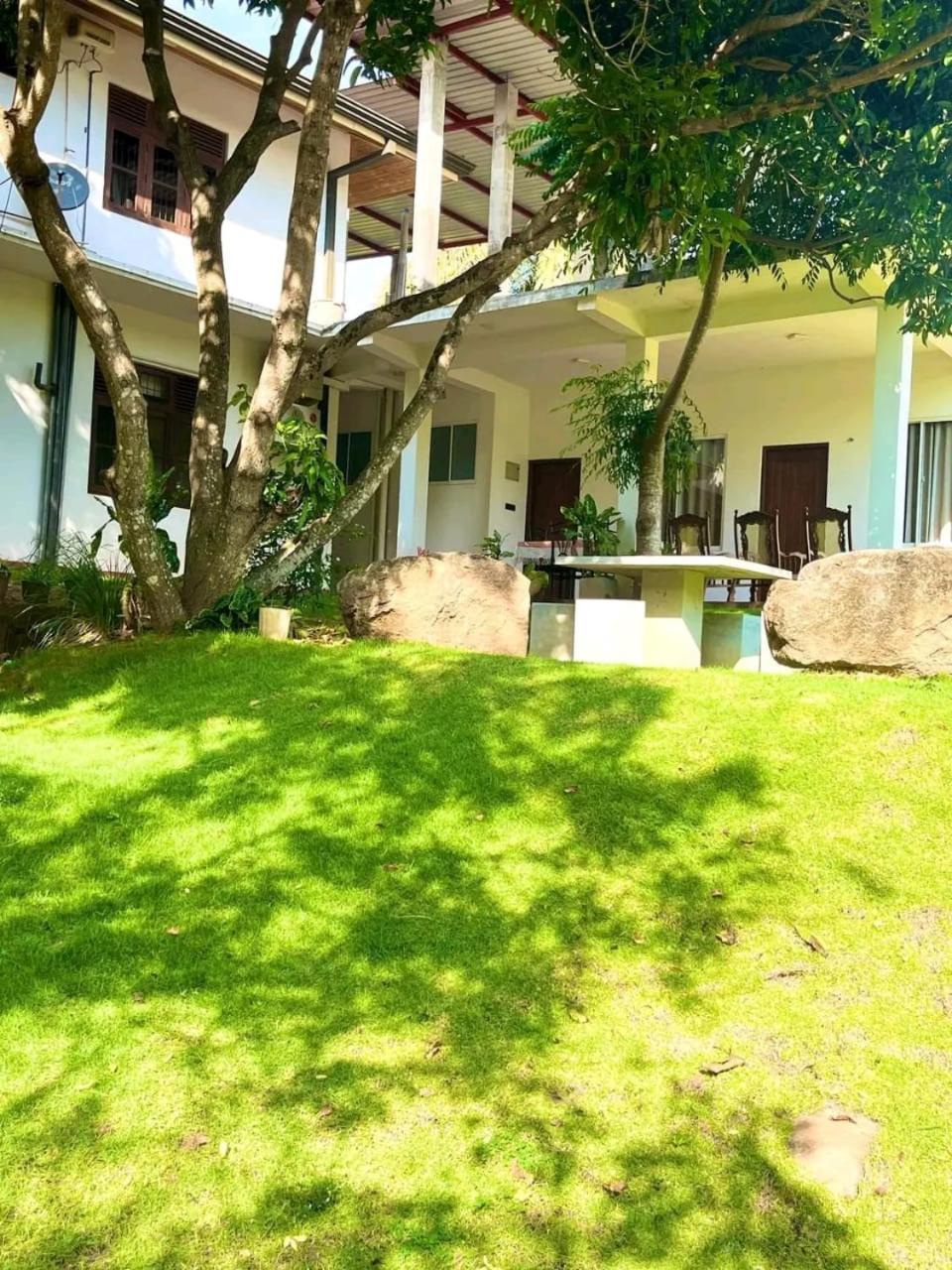 Golden Residence Anuradhapura Eksteriør billede