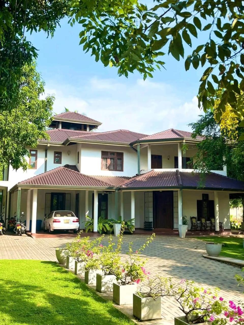 Golden Residence Anuradhapura Eksteriør billede