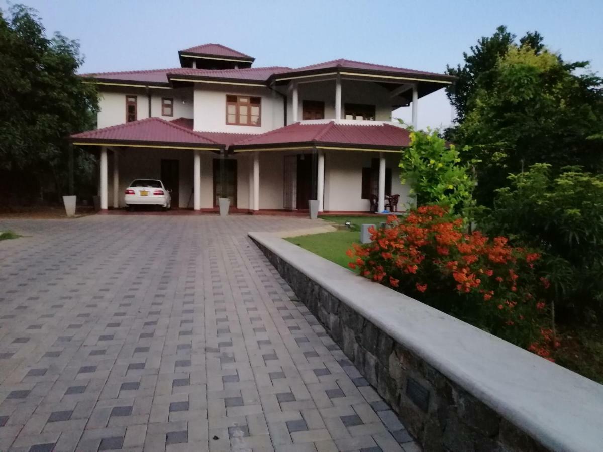 Golden Residence Anuradhapura Eksteriør billede